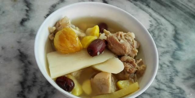 金秋食板栗，生吃补肾，熟吃健脾