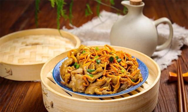 入秋后要懂忌嘴，建议少吃炒菜，推荐6种适合秋天的蒸菜，防秋燥