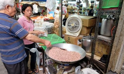 台中第五市场，充满怀旧的传统市场商店街风！