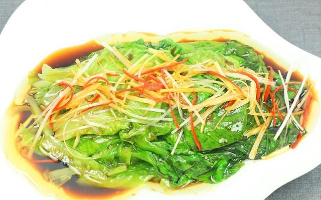 饭店的白灼生菜清脆入味不发黑，到底是怎么做的，厨师长教你技巧