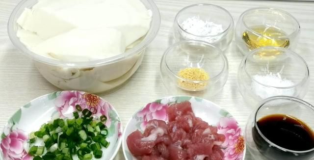豆花做成汤品，不仅做法简单，口味和口感都一级棒，全家都喜欢