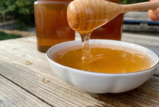 土蜂蜜的功效，马二哥秦岭土蜂蜜的品质保证