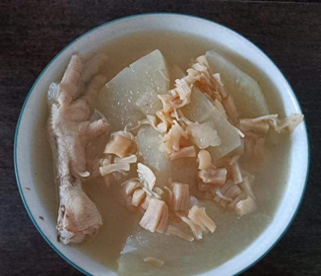 冬瓜干贝汤，夏日里一道味道鲜美的汤肴