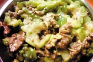 苦瓜炒牛肉好吃吗(老外吃苦瓜炒牛肉)图3