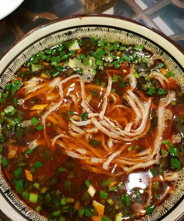 来陕西哪能不吃面，8元一碗的礼泉烙面，这种面食还是第一次见