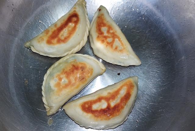 韭菜盒子怎么做的图22