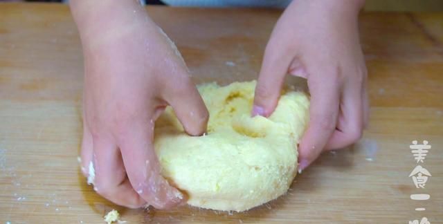 适合家庭常用版本的吐司面包教程来了，超快出手膜，更松软更好吃