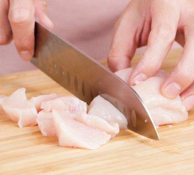 简单几步做好一盘爆汁鸡肉玉米肠，快速搞定一餐饭