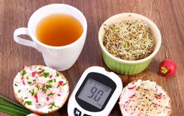 长期吃冷的米饭，不仅能降低血糖，还有养胃的作用？医生说出实情