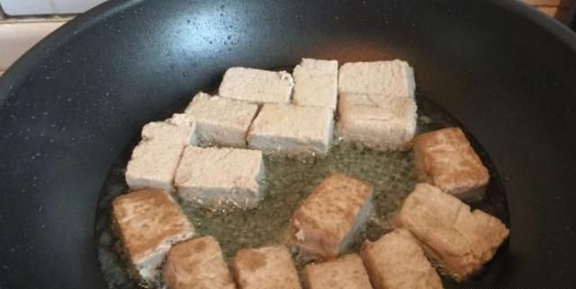 老豆腐炖白菜怎么做才好吃图3