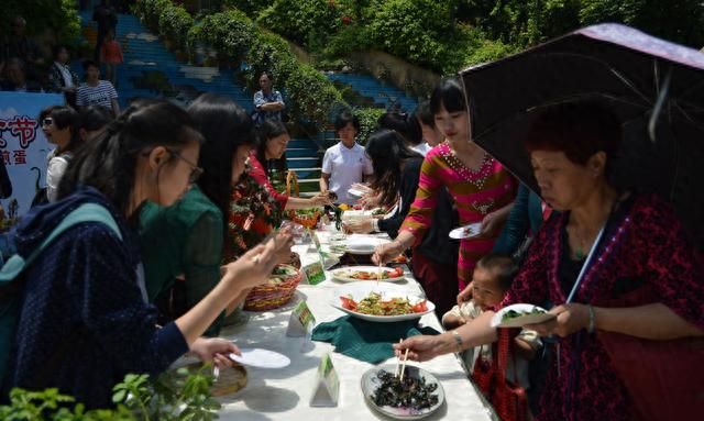 南粤动态｜森波拉飘来蛋蛋幽香，千人分食3米巨锅藤三七煎蛋