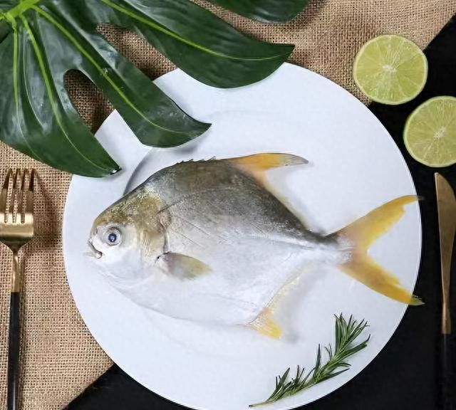 鲳鱼干只会蒸着吃？试试这样做，更美味！