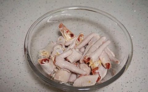 鸡爪怎么做又大又白(潮汕白鸡爪做法)
