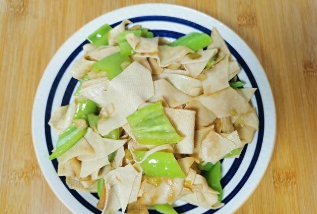 春天，少吃肉多吃豆腐皮，才2元一斤，富含蛋白质，好吃又下饭
