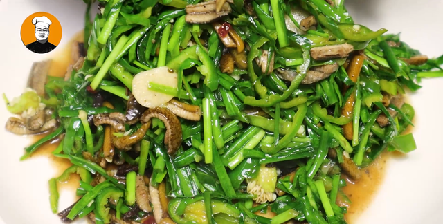 苏北特色菜“韭菜炒鳝丝”，鲜香嫩滑，做法简单，好吃得停不下来