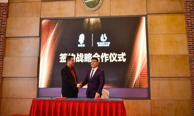 想吃新鲜富硒米？简单！蒋堂自助现磨鲜米机开进社区