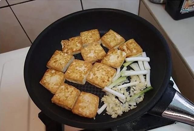 豆腐怎么做出肉的味道(怎么做豆腐才能吃出肉的味道)图2