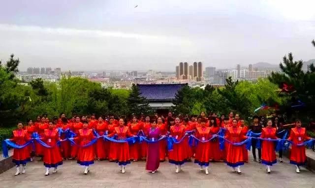 既是食品又是药品，不仅款待客人，还祭天祭神的酒是什么酒？
