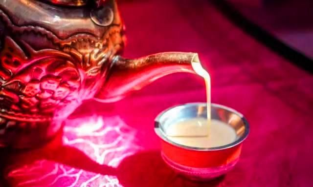 既是食品又是药品，不仅款待客人，还祭天祭神的酒是什么酒？
