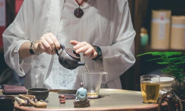 茶叶给您总结全了！从分类、成分、好处，到如何泡，饮茶建议