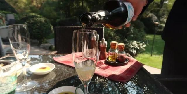 探店：四季酒店的布拉达芝士宴和哥本哈根气泡茶