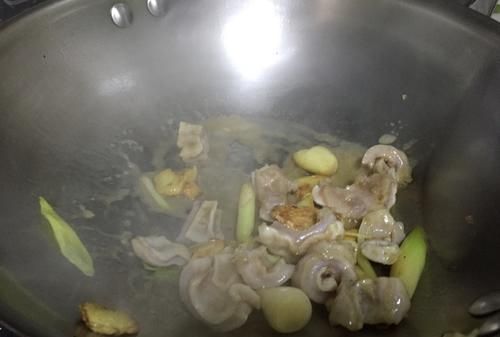 这样的鱼肚你见过吗？不仅好看，营养丰富还美味！