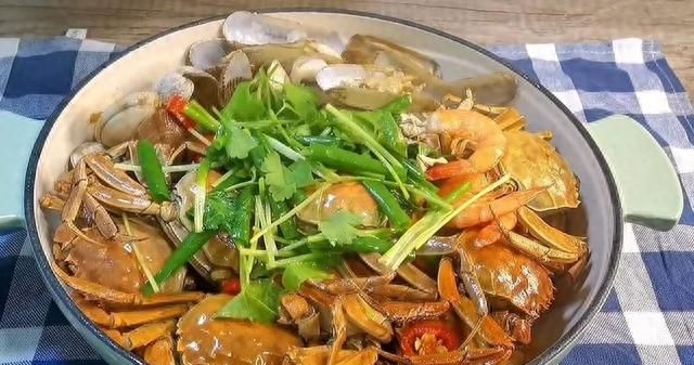 吃它一口=6000条寄生虫！千万要做熟，虫爬进脑子就晚了