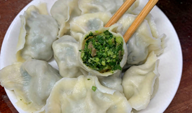 4月遇到山苜楂别手软，比荠菜韭菜鲜，农村遍地是，包饺子吃特香