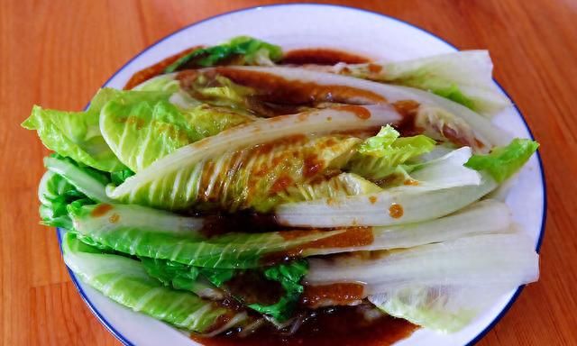 一家四口的家常饭菜，这些菜做法简单又好吃，孩子说妈妈做的香