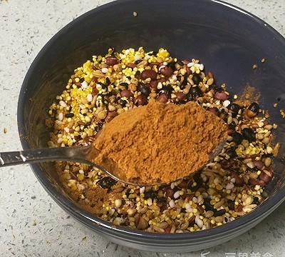 十二谷米-五香腊肉荷叶粽 金盈新食尚健康多“谷”力