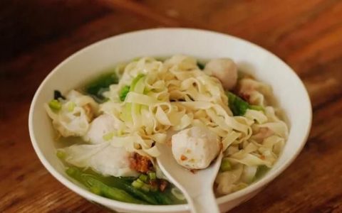 吃面,你们喜欢吃细的还是粗的呢