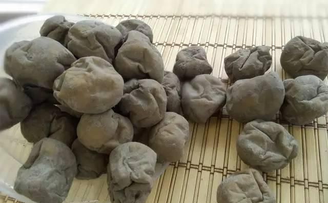 在烟台有一种豆腐土话叫灰豆腐，制作的时候需要用到草木灰，有人知道怎么做的吗图2