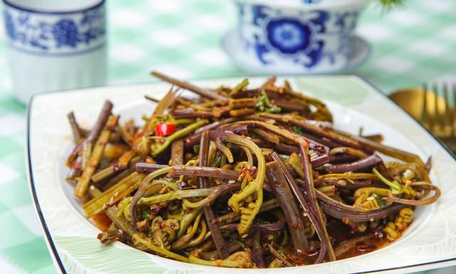 「蕨菜」味鲜营养好：食用需注意这三点