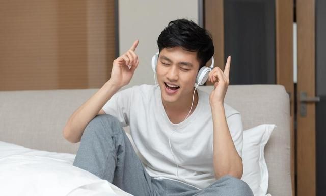 酒是粮食精，人体长期与其为伴，会有哪些好处呢？
