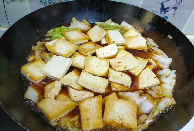 天气转凉，建议常吃这道“平安菜”，热热乎乎炖一锅，暖身又暖胃