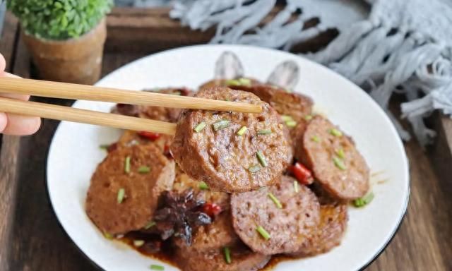 夏天多吃这道菜，食材家家有，开盖满屋都飘香