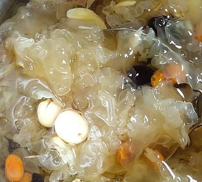 #一学就会快手菜#红枣银耳莲子羹