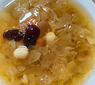 #一学就会快手菜#红枣银耳莲子羹