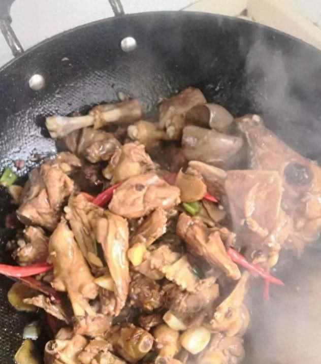 鲁西南的特色菜——红烧羊羔肉