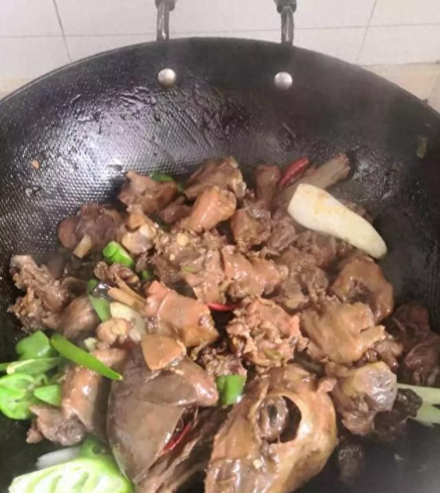 鲁西南的特色菜——红烧羊羔肉