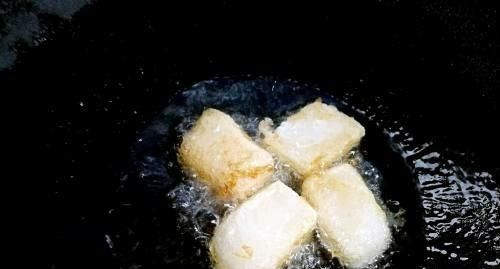 白糖糍粑的家常做法,糯米糍粑放白糖黄豆粉图7