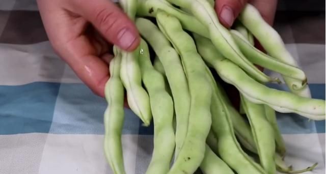 豆角好吃有诀窍，有人焯水有人直接炒，教你正确做法，脆嫩入味