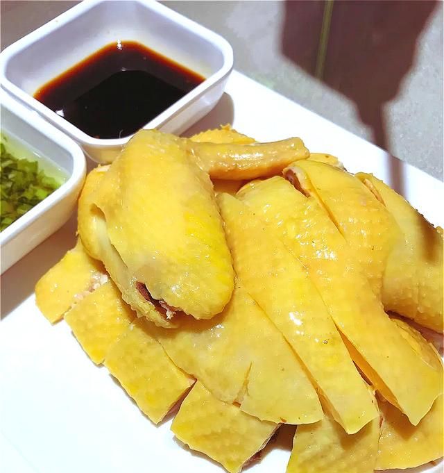 软嫩肥美、酥脆香甜！成都的地道粤菜风味，“明星烧鹅”不容错过