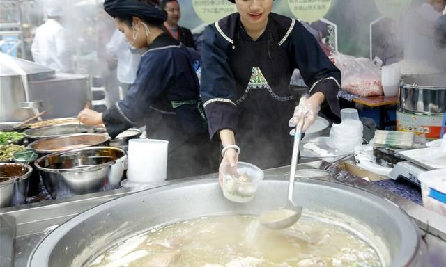 暑伏炖羊肉汤，牢记“3窍门2不放”，汤鲜不发黑，膻味小羊肉香