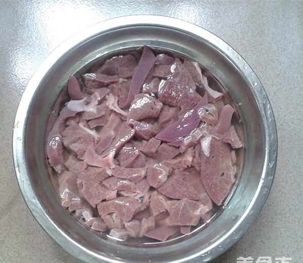 猪肝汤的做法有哪些图9