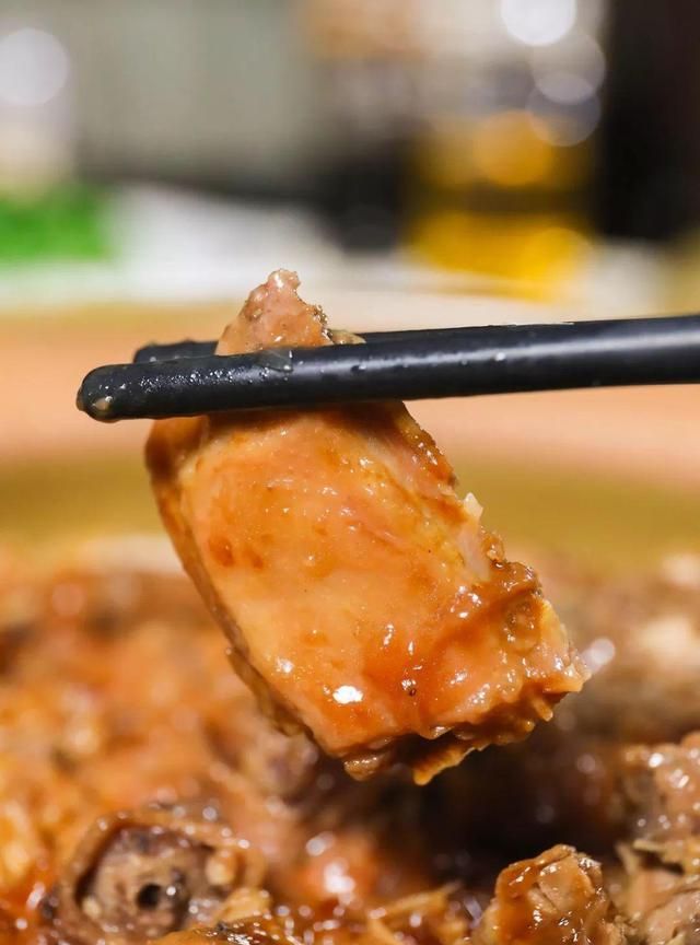 红烧乳鸽，海鲩刺身，这间广府茶楼又要火了