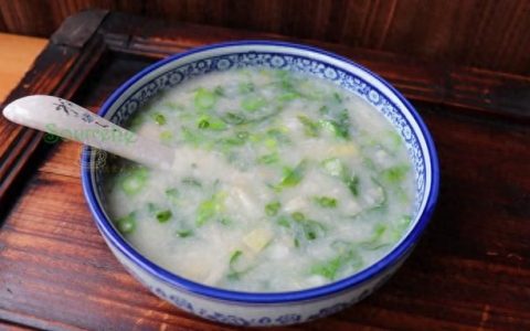 煮芋头汤加点什么青菜好吃(大厨教你菜心芋头汤家常做法)