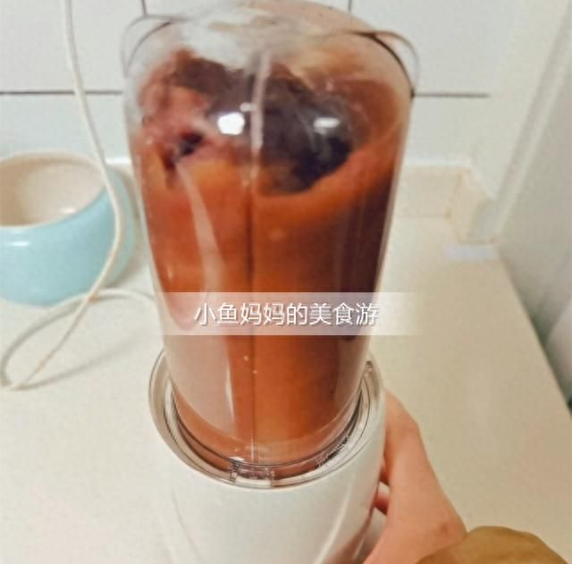 牛奶五红养生汤，美容养颜佳品，每天1杯，喝出好气色