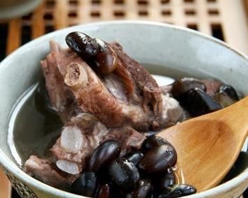 美食课堂：14种排骨汤的功效和做法