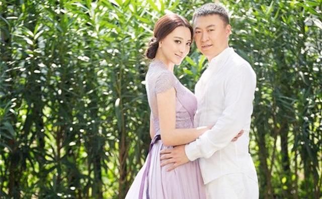 42岁奥运冠军马琳近况，二婚妻子似20岁少女，儿子庆生照俏皮可爱